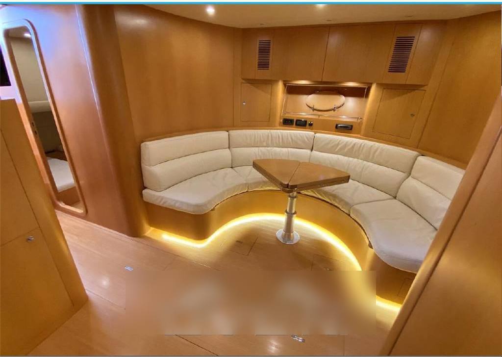 Uniesse 57 Hard top 57 Motor boat used for sale