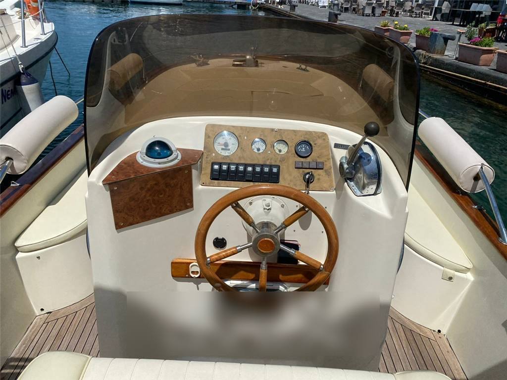 Acquamarine 650 650 open motor boat