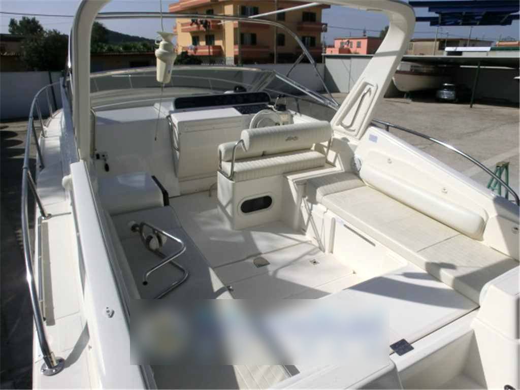 Fiart Genius 32 bateau à moteur