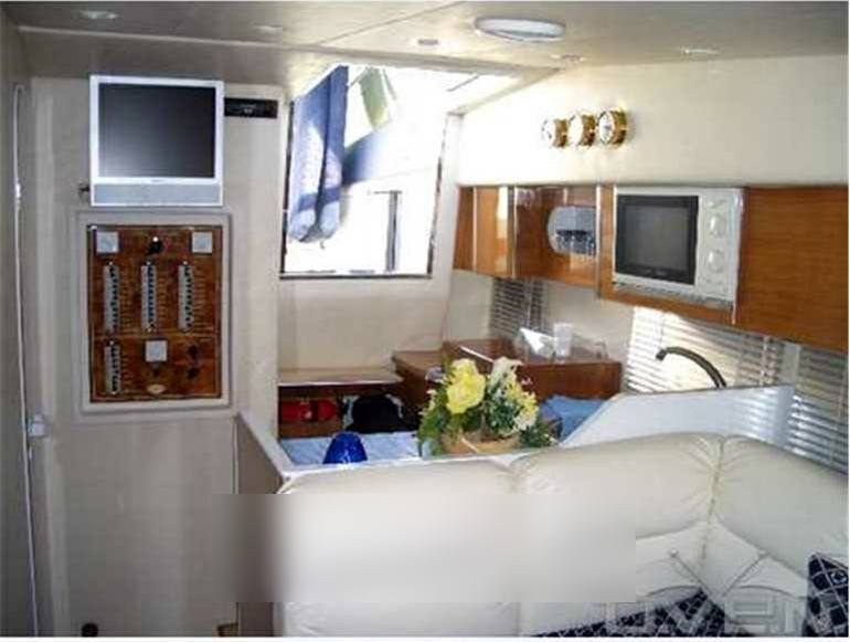 Synthesi 40' bateau à moteur