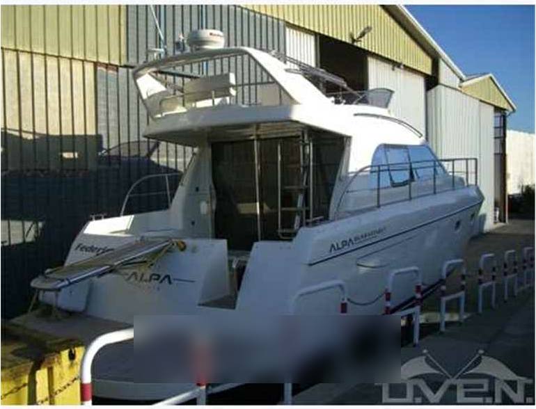 Alpa 42' fly Barco de motor usado para venta