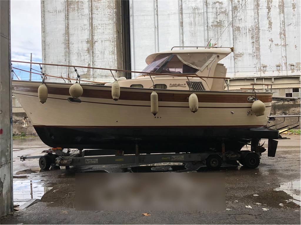 Aprea fratelli aprea 32 ht Sorrento 32 hard top Barco de motor Vendo nuevo