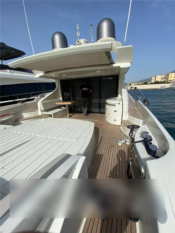 Azimut az 68s Az 68s ht أعلى الثابت