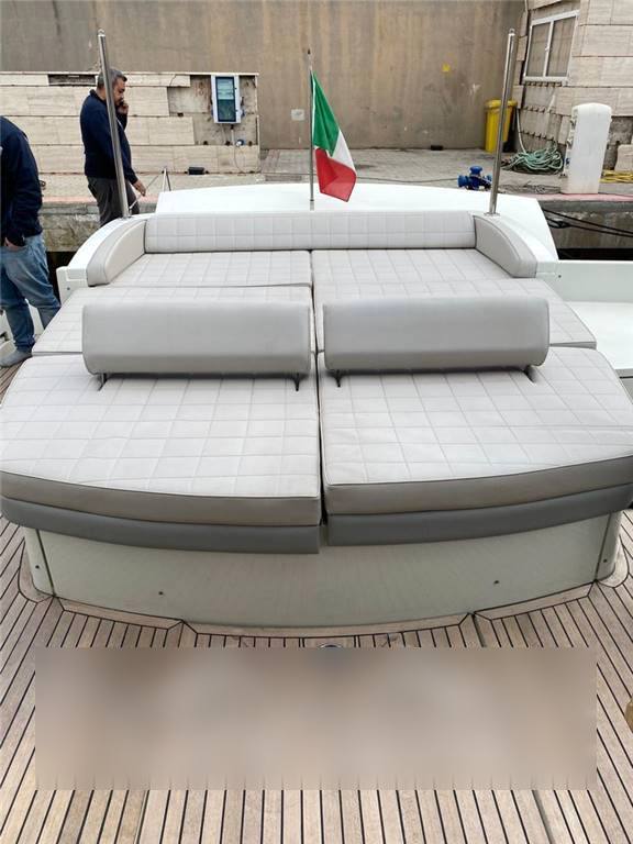 Azimut az 68s Az 68s ht يستخدم