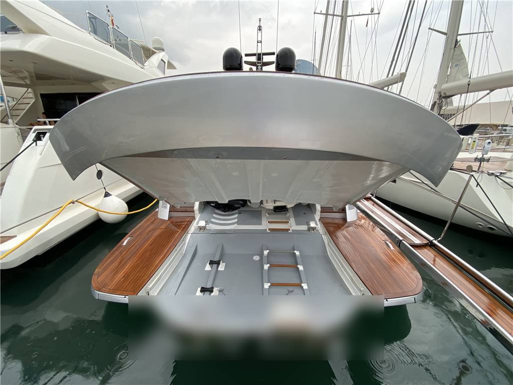 Pershing 90 90 hard top Motor boat used for sale