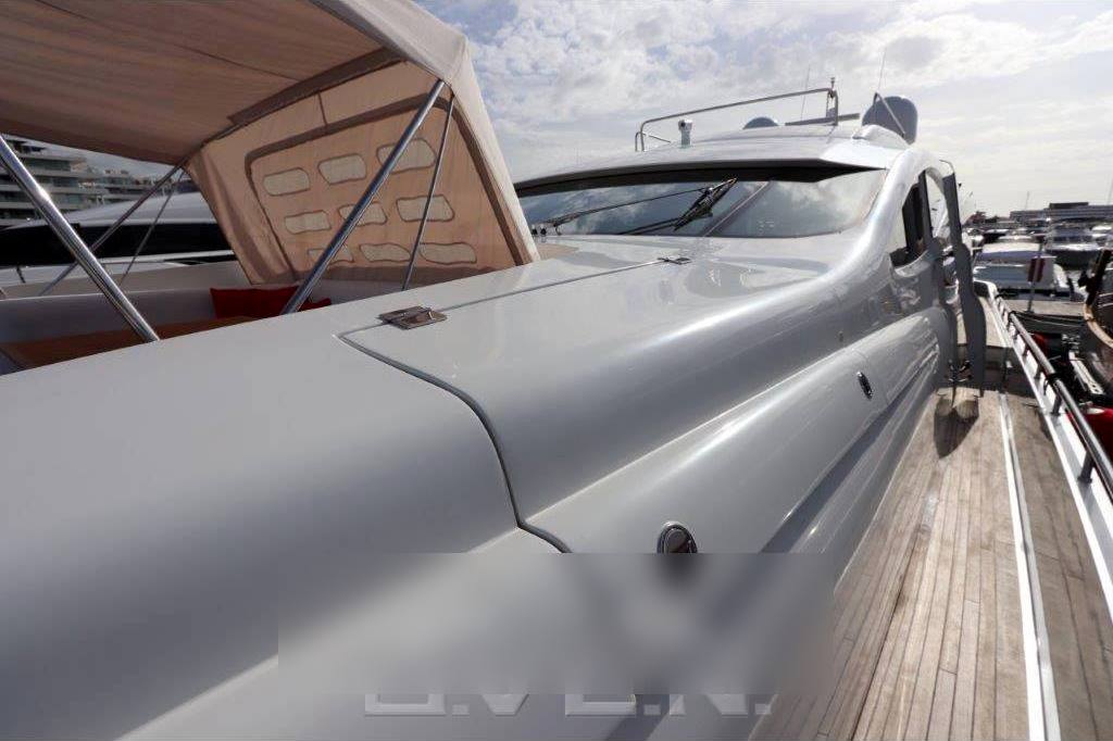 Pershing 90 90 hard top motor boat