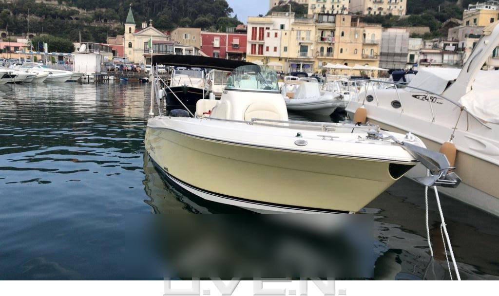 Robalo marine 260 R 260 wa Моторная лодка используется для продажи