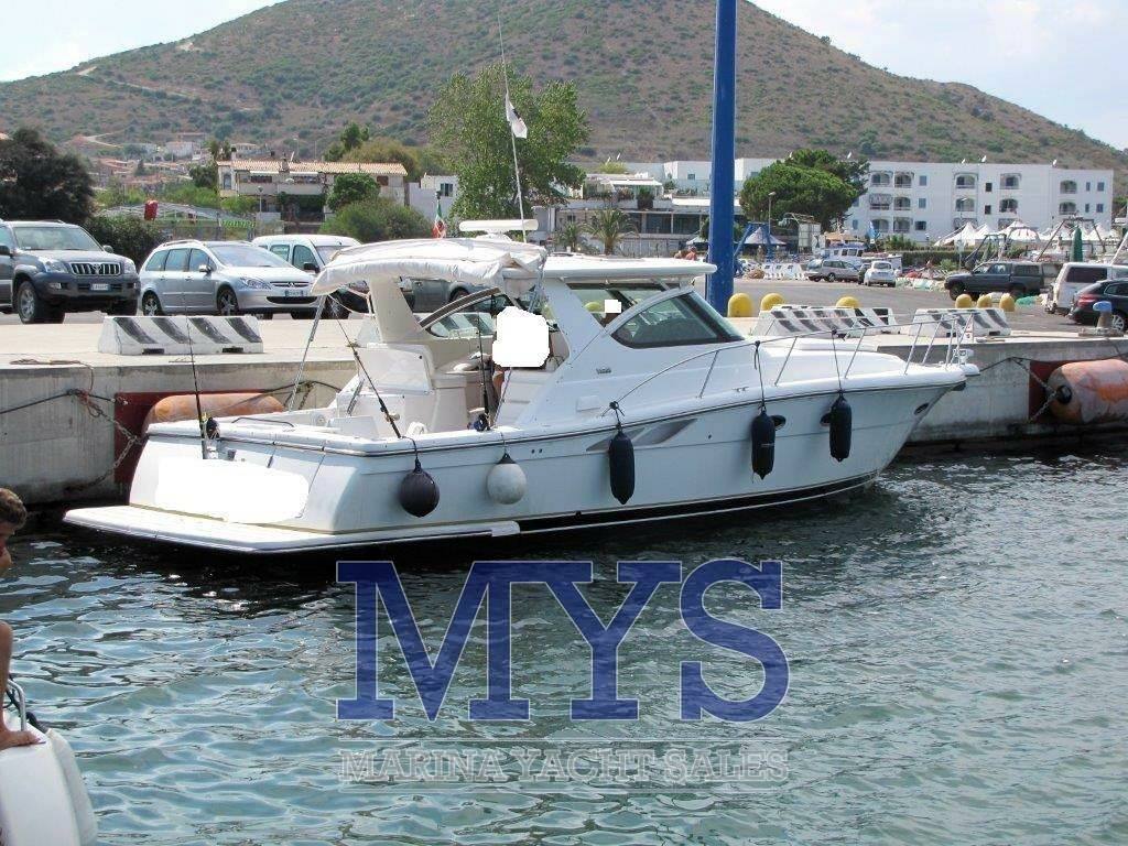 Tiara yachts 3800