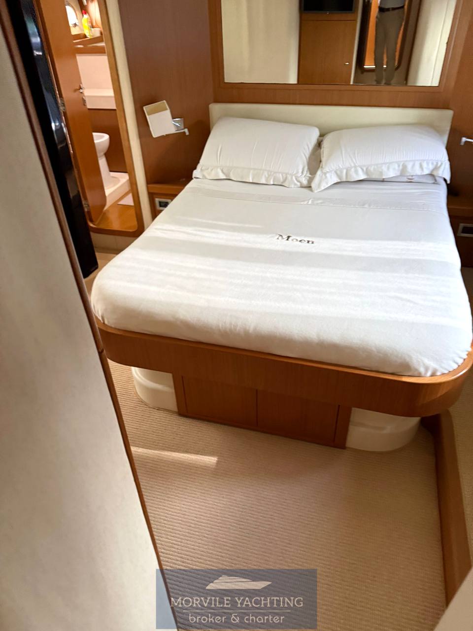 Ferretti yachts 592