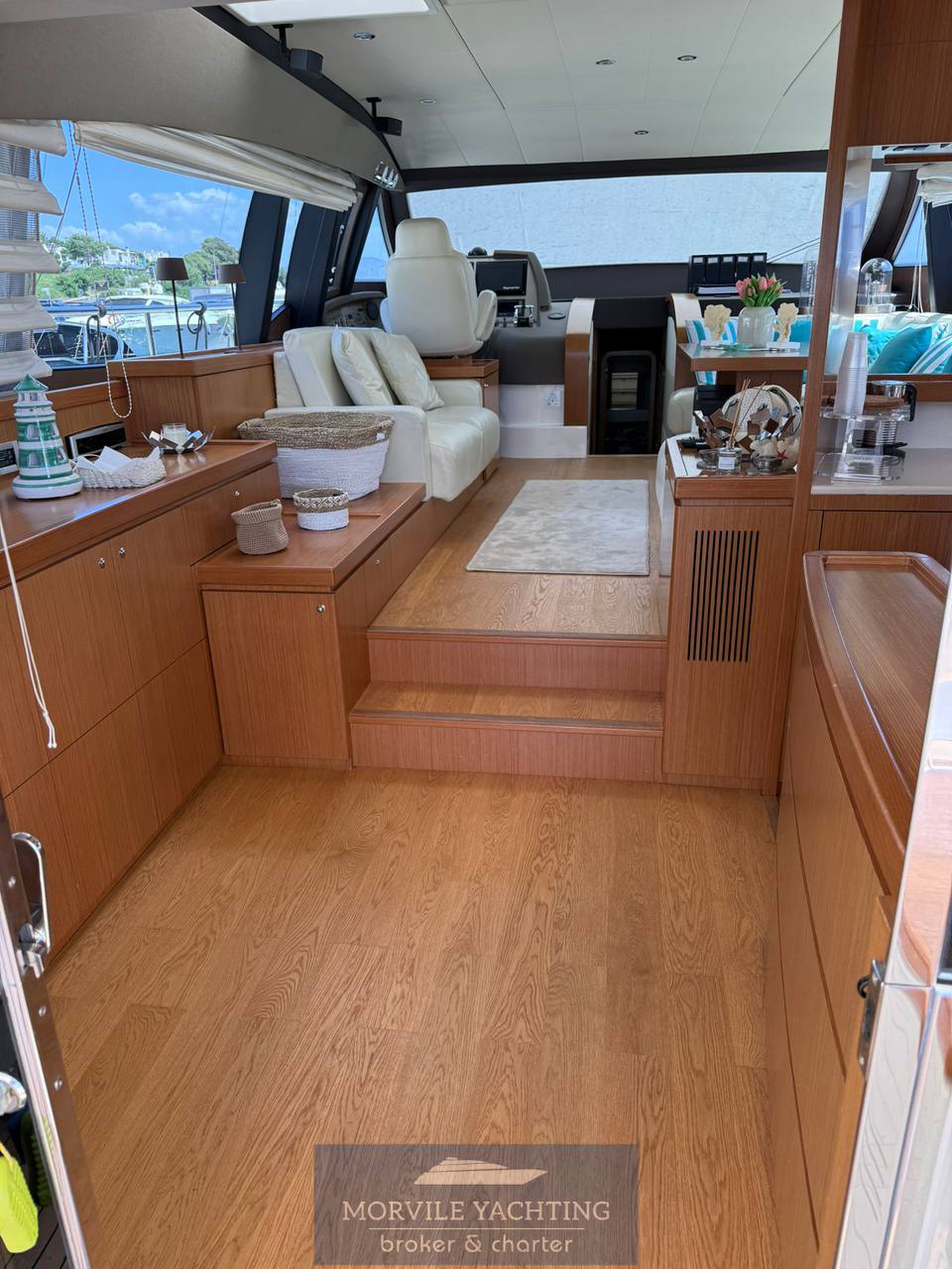 Ferretti yachts 592