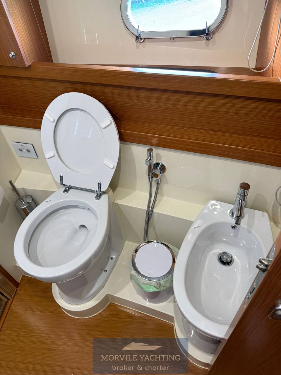 Ferretti yachts 592