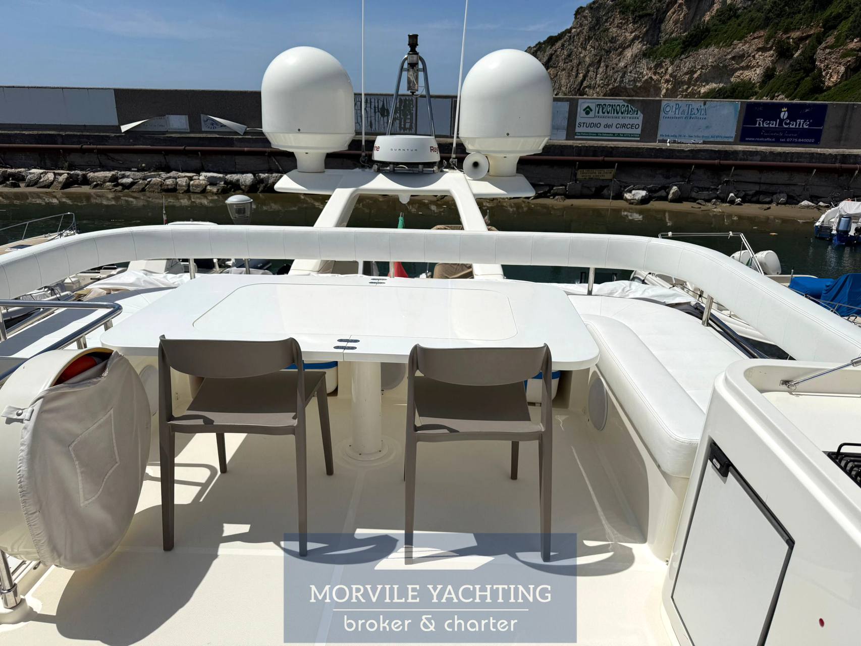 Ferretti yachts 592