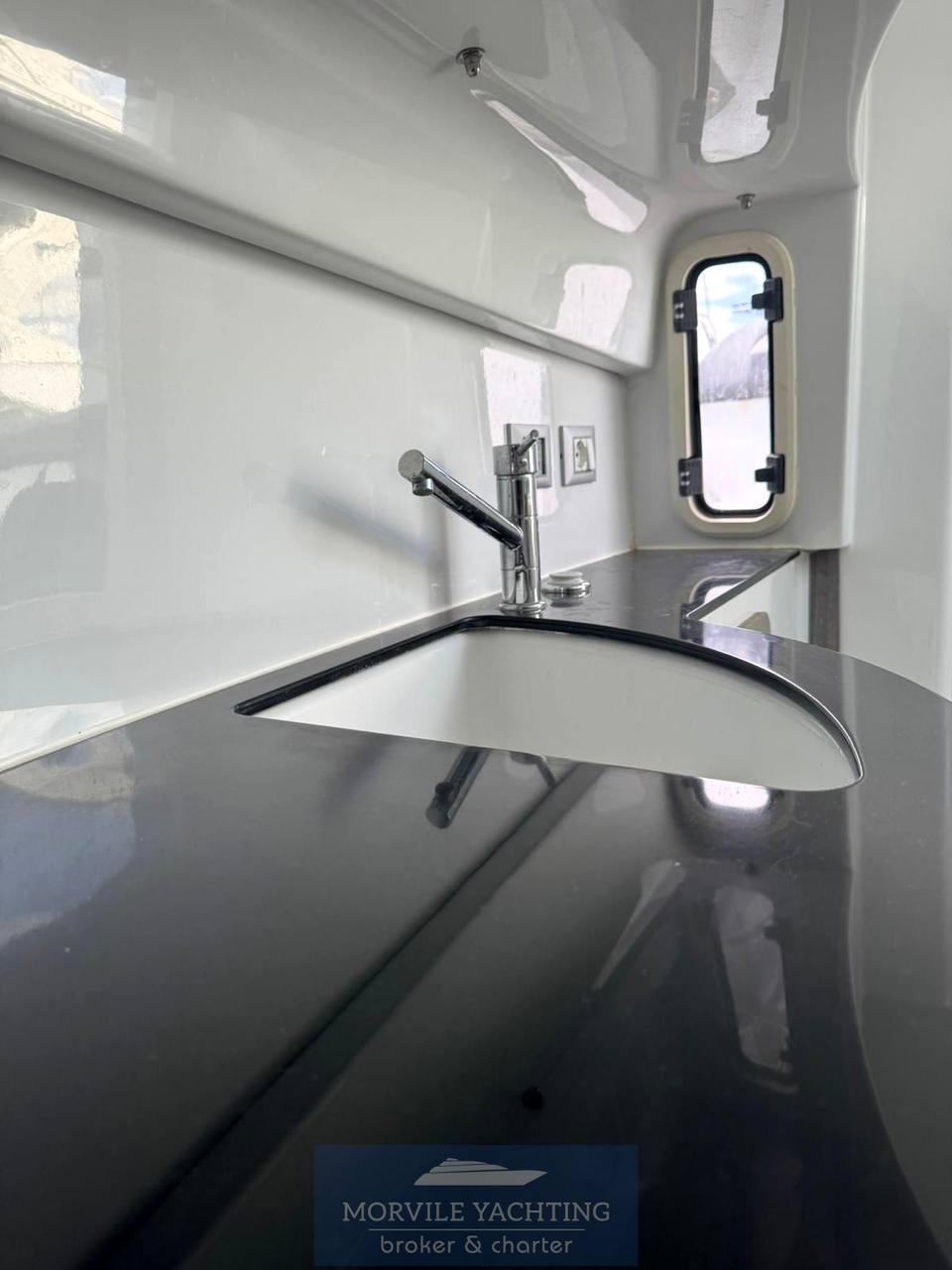 Pirelli 1100 cabin