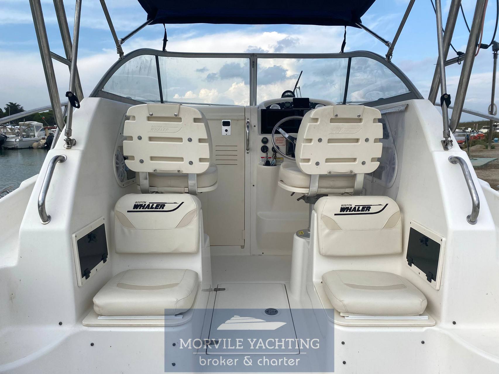 Boston whaler 255 conquest