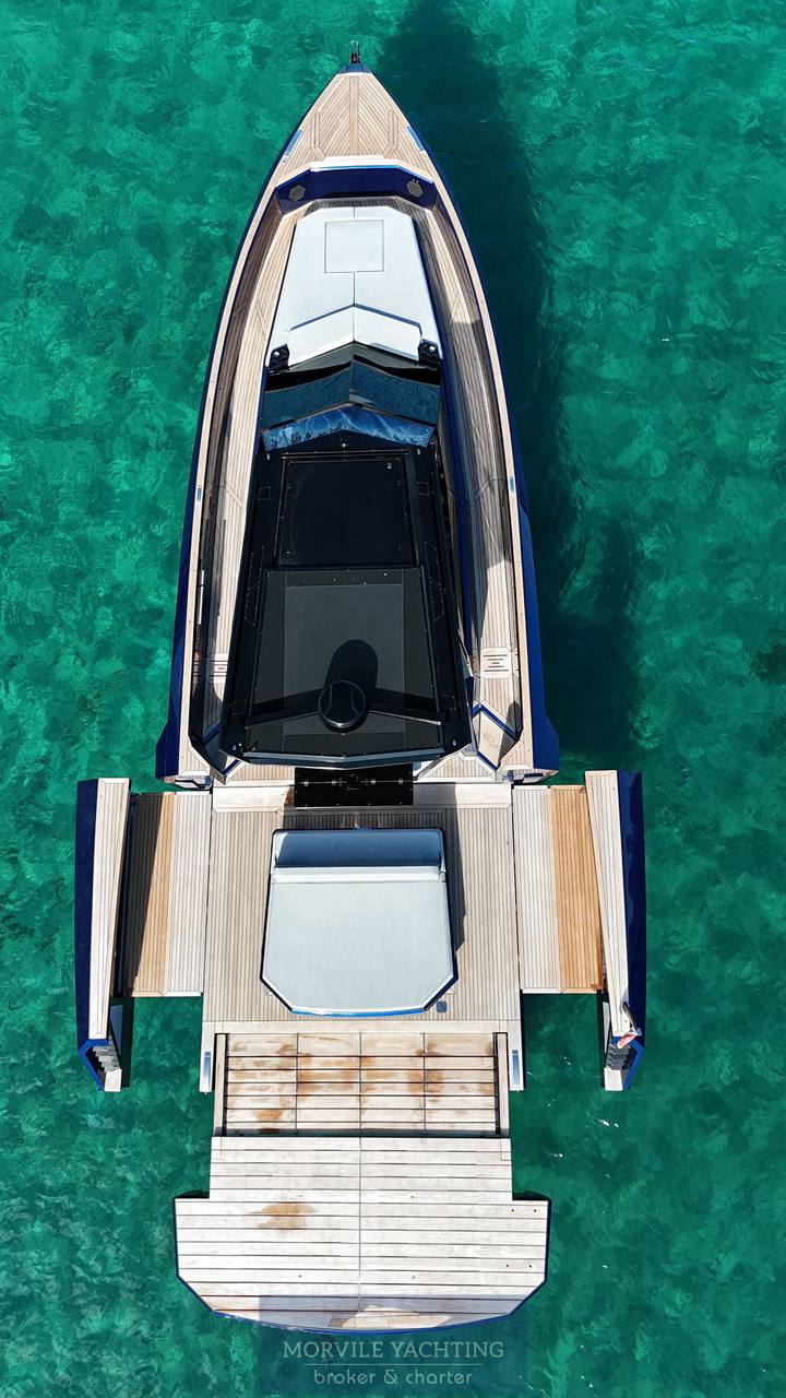 Evo yachts R4xt walkaround