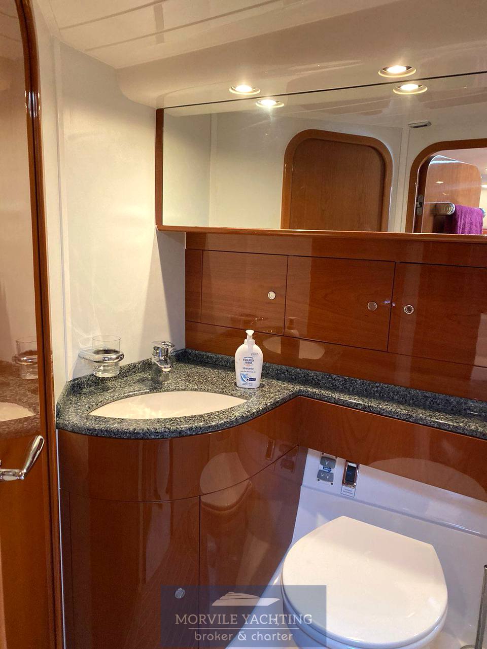 Princess yachts V 42 verwendet