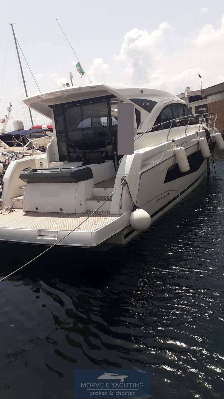 Jeanneau Leader 46 Motor boat used for sale