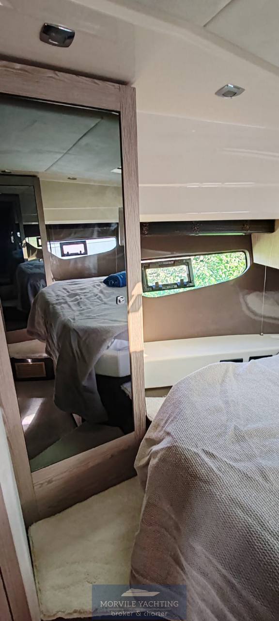 Sessa marine F42 flybridge 