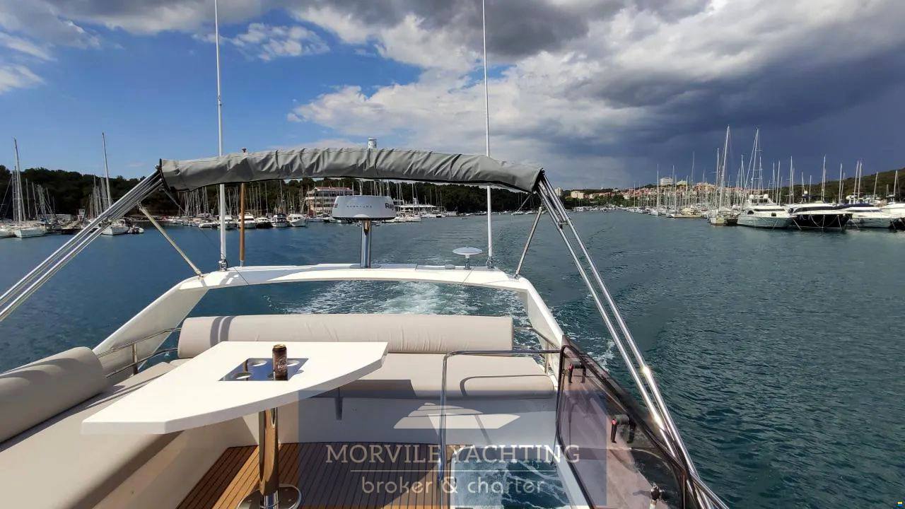 Prestige yacht 460 Flybridge