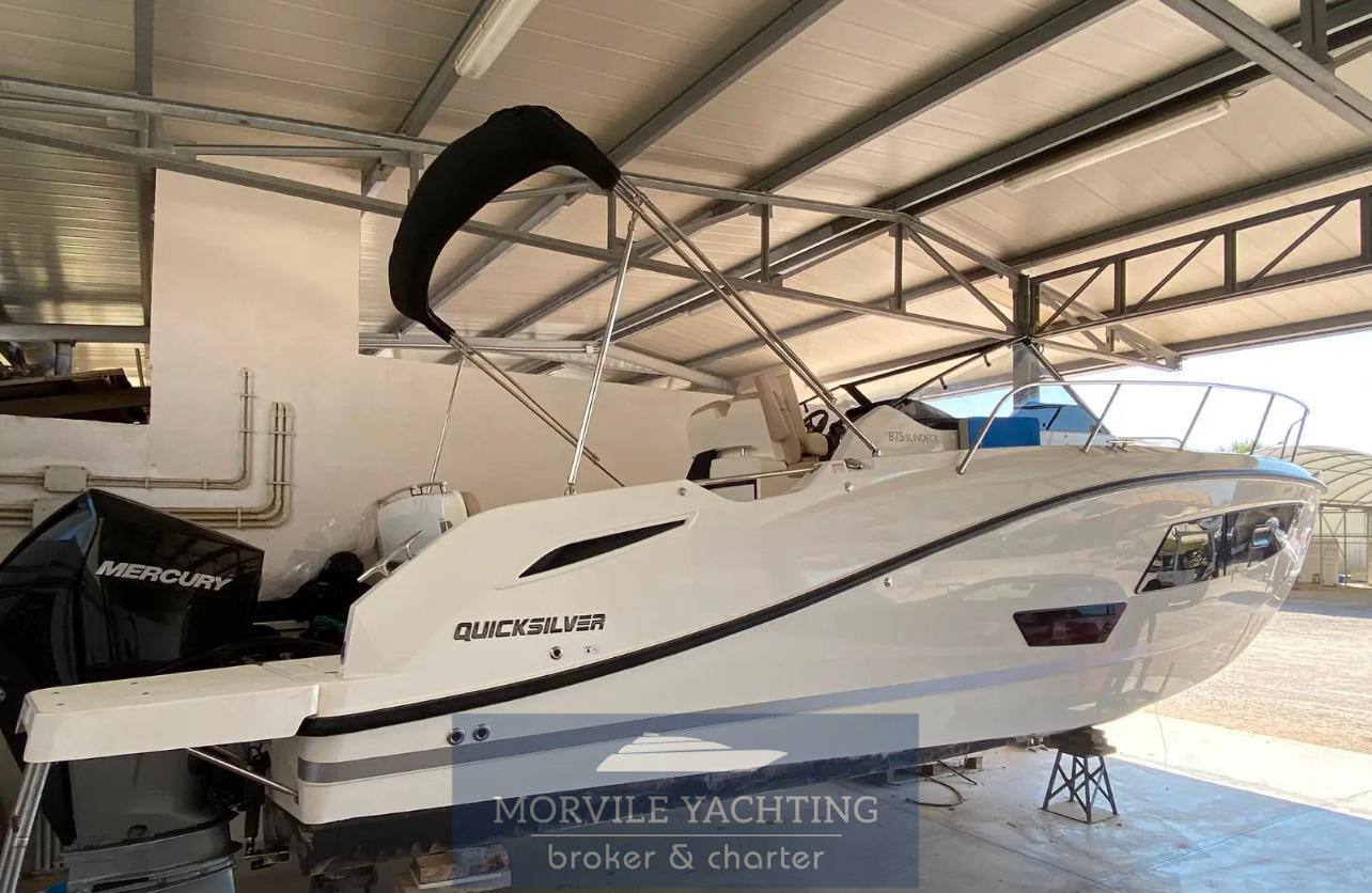 Quicksilver 875 sundeck Barca a motore usata in vendita