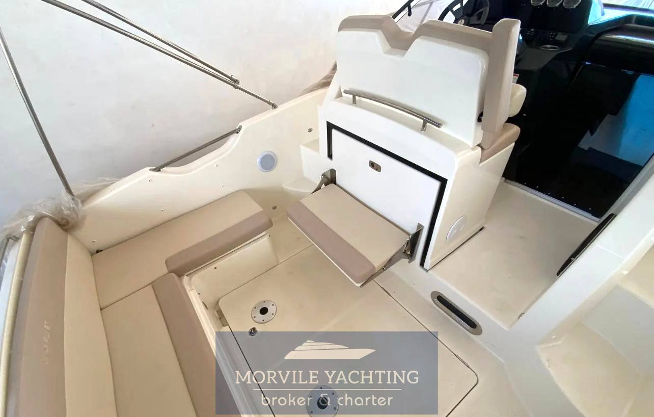 Quicksilver 875 sundeck 