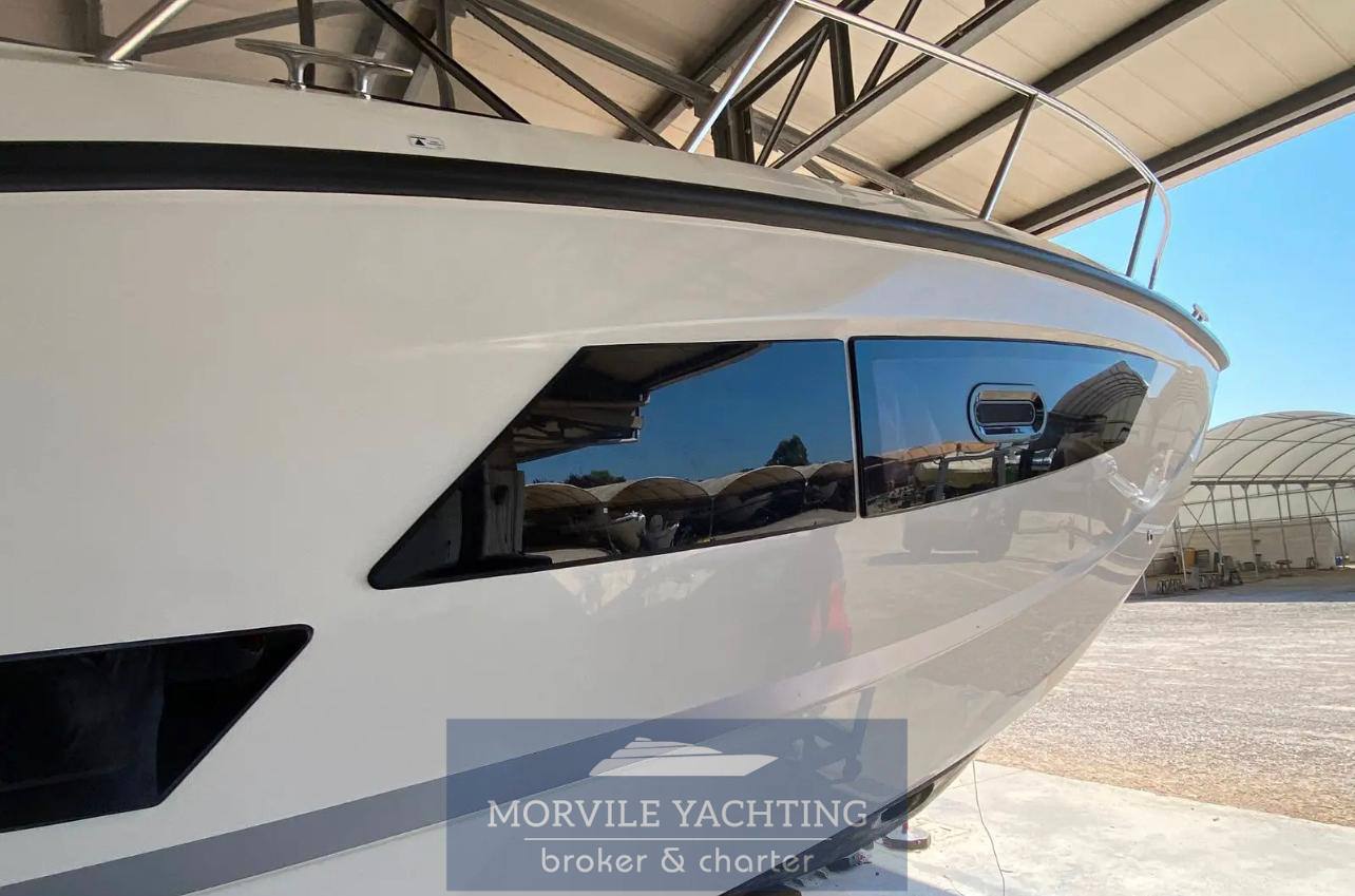 Quicksilver 875 sundeck 0