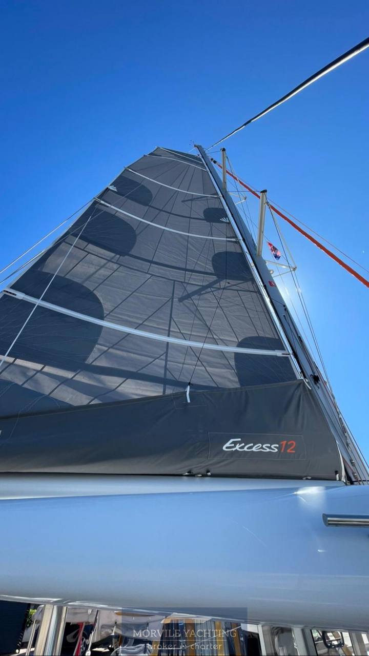 Excess Xcs14 Catamarano a motore