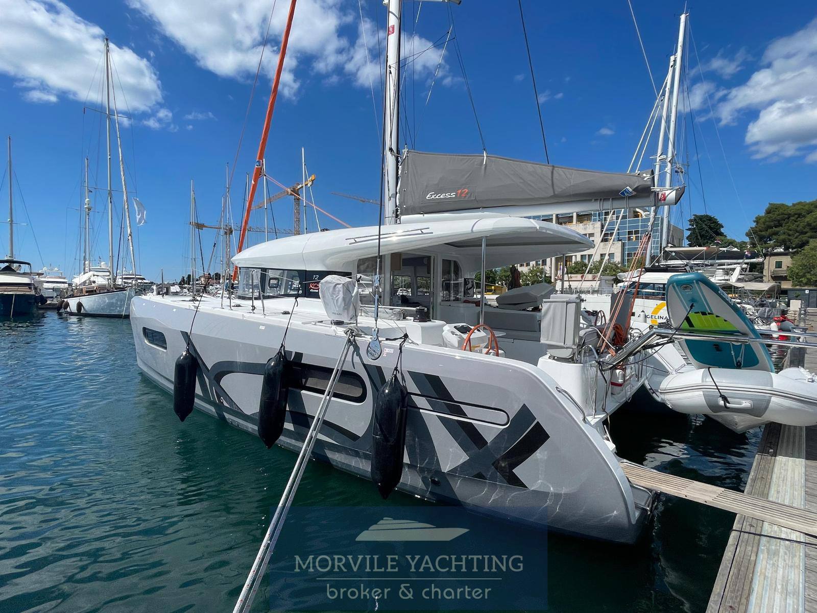 Excess Xcs14 Catamarano a motore