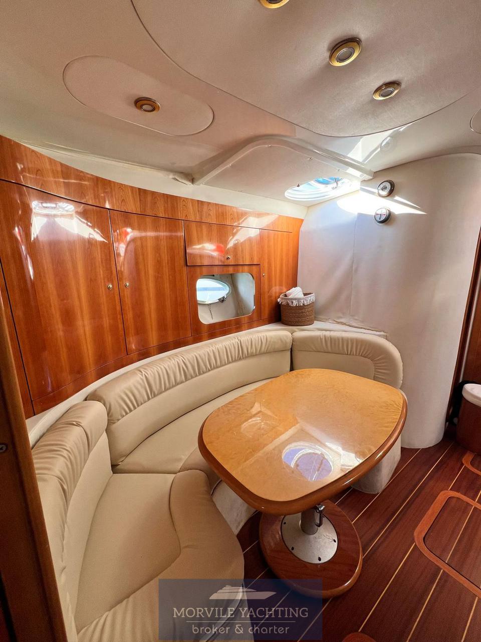 Innovazioni & progetti Mira 43 Barca a motore charter