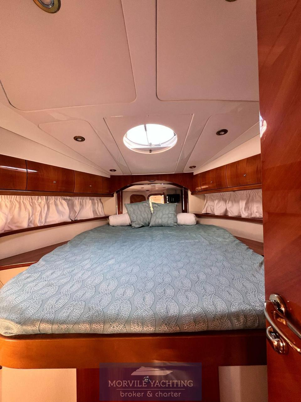 Innovazioni & progetti Mira 43 Motoryacht charter