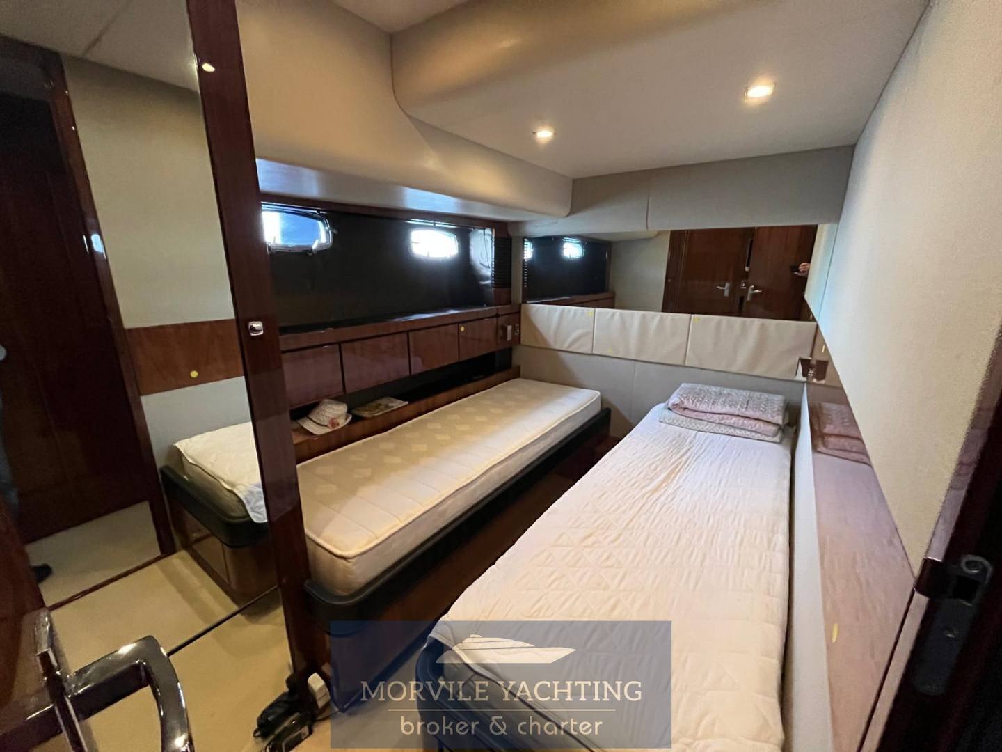 Fairline Squadron 65 barca a motore