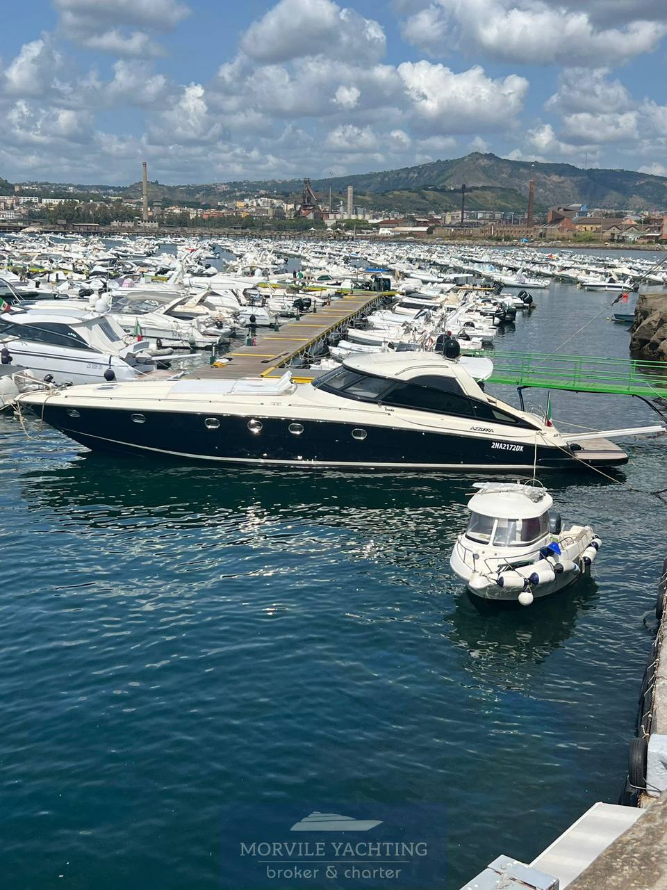 Baia 63 azzurra Barca a motore usata in vendita