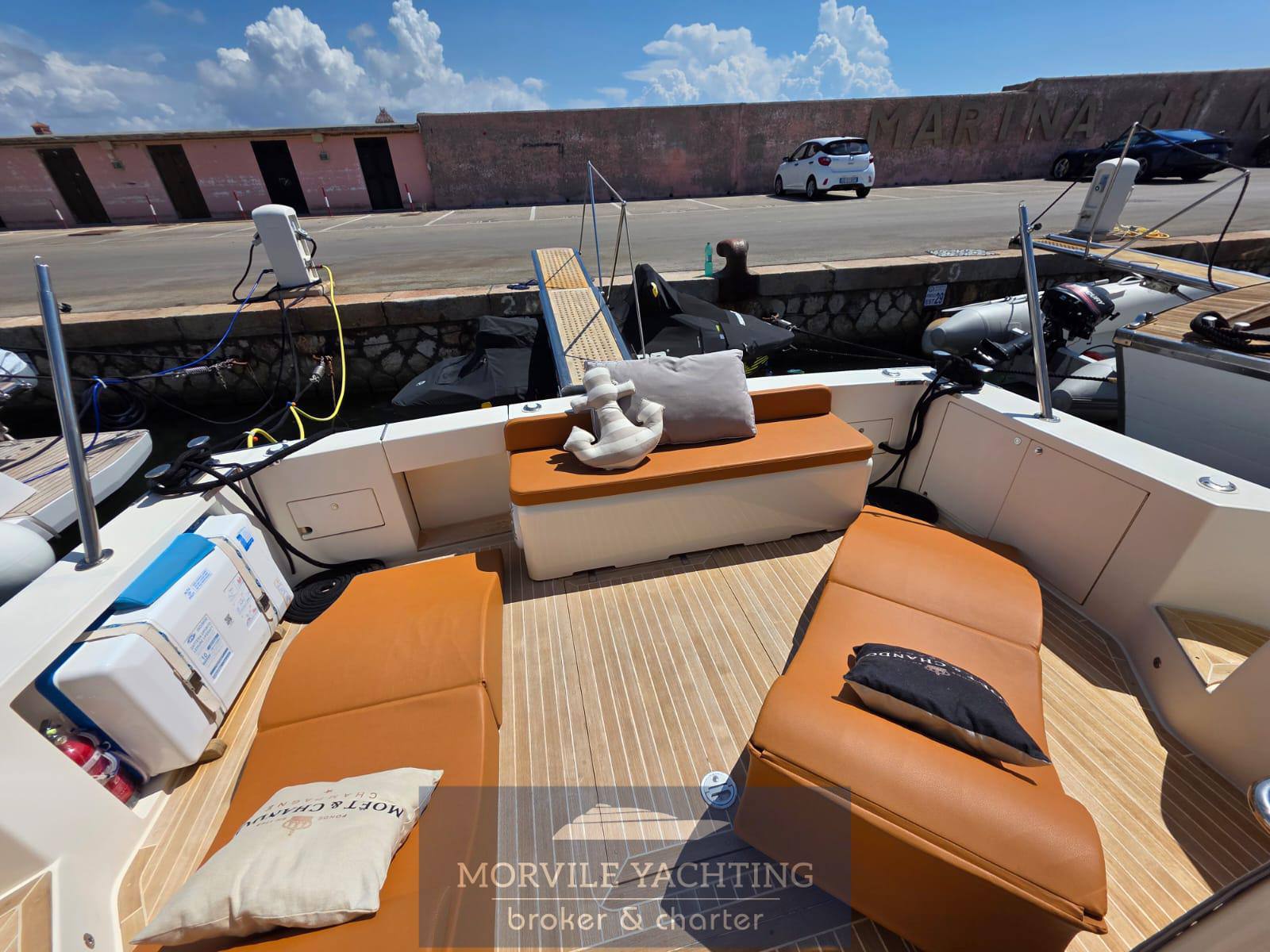 Uniesse marine 48 ht barca a motore