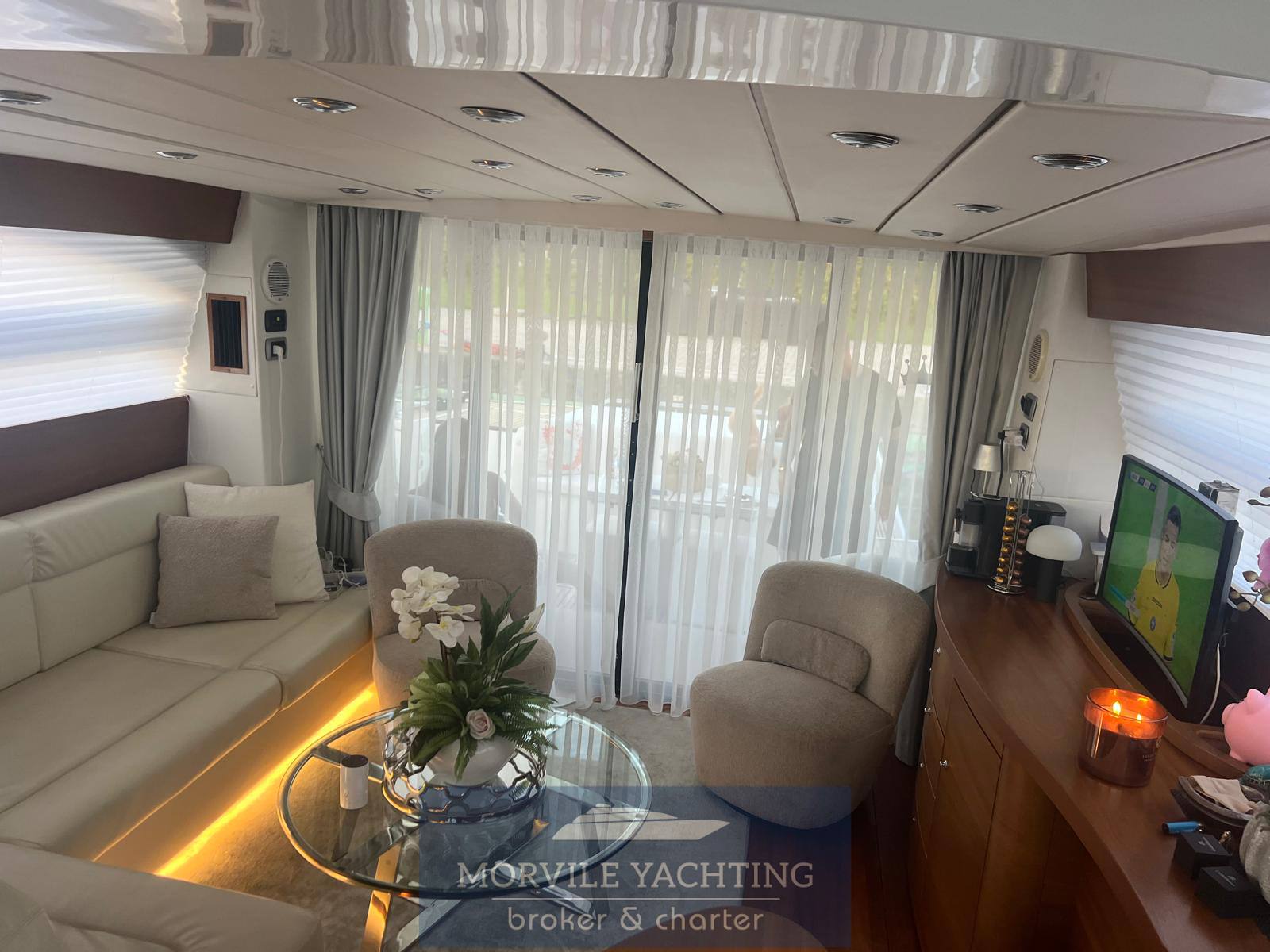 Innovazioni e progetti Alena 58 bateau à moteur