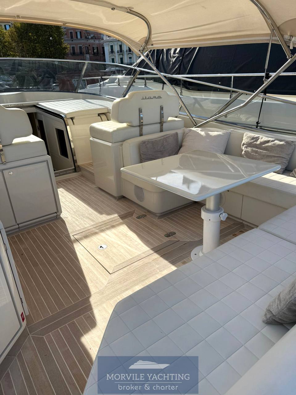 Itama Fifty five motor boat