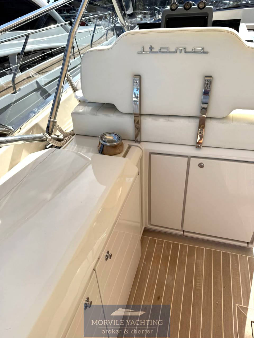 Itama Fifty five motor boat