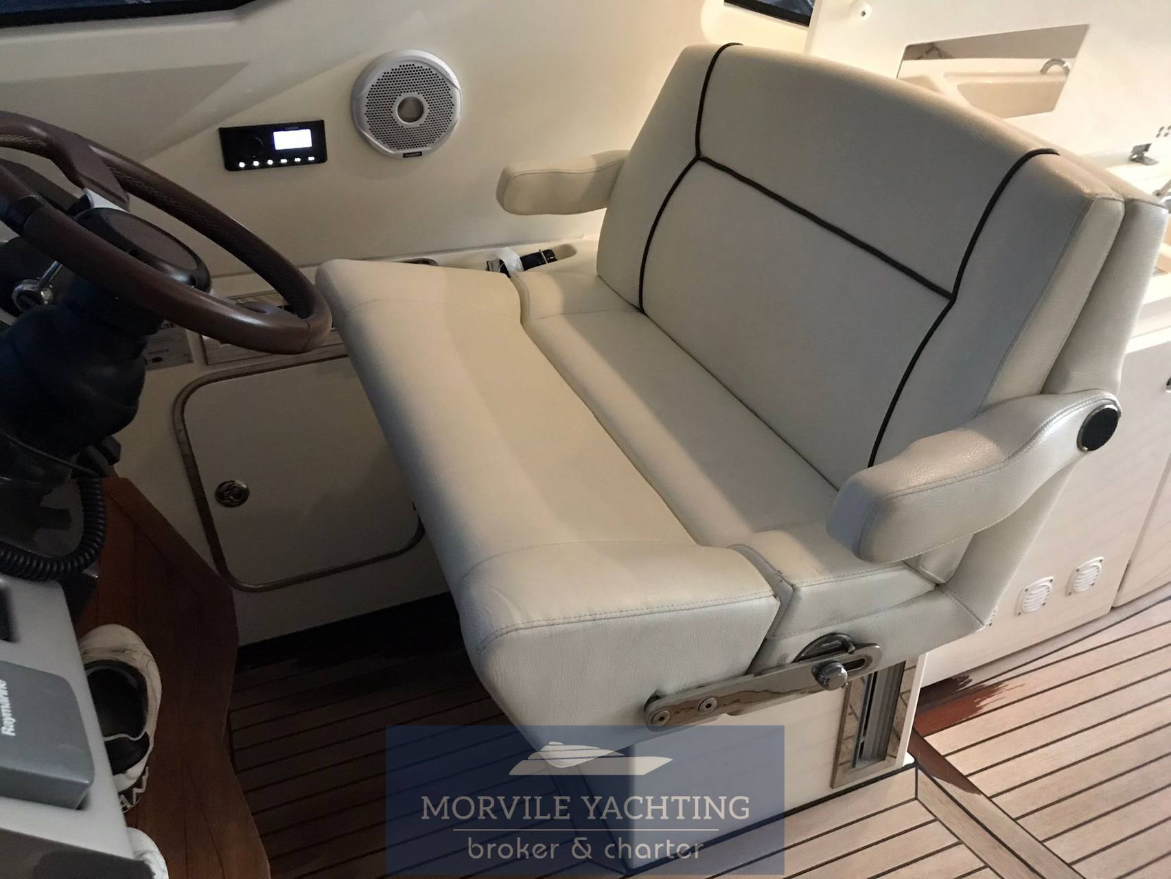 Absolute 56 ht Motor boat used for sale