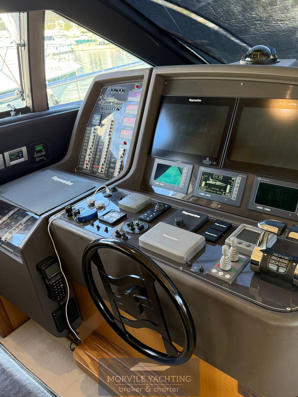 Ferretti 630 Flybridge