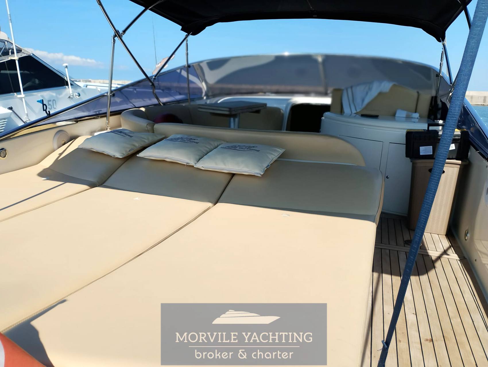 Marine yachting Mig 43 motor boat