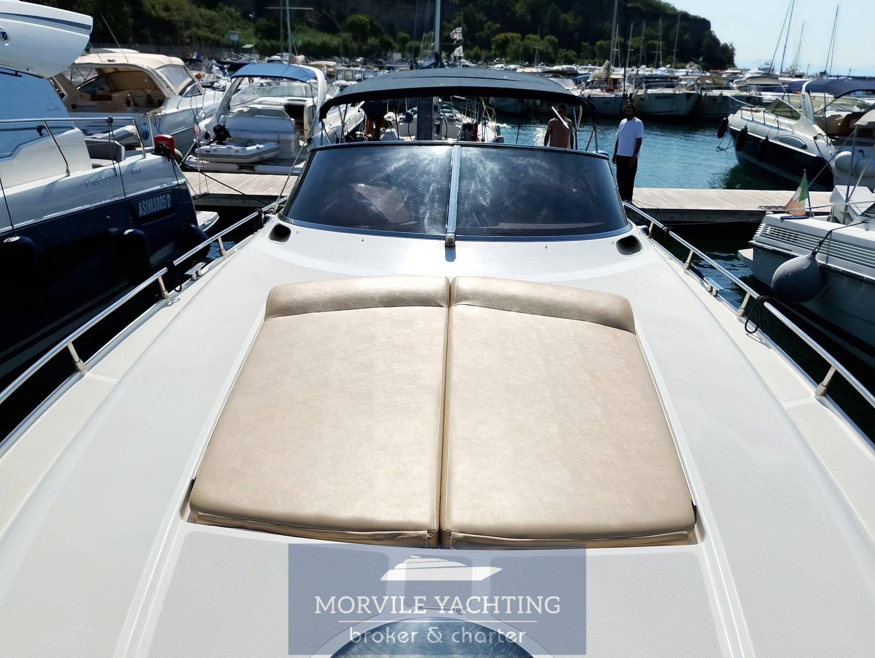Marine yachting Mig 43 motor boat