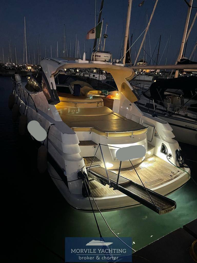 Sessa marine C42 Express Cruiser