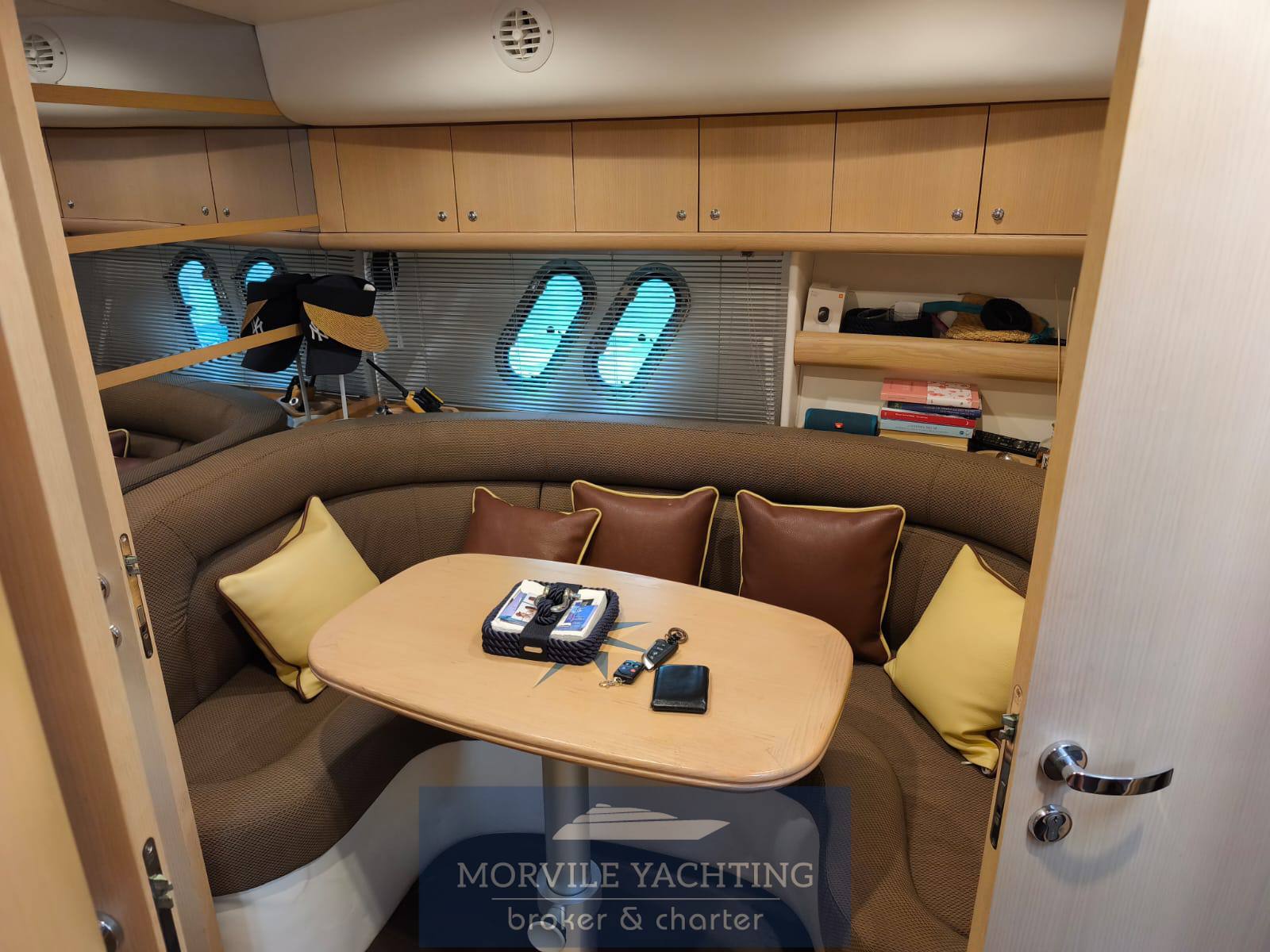 Airon marine 388 Express cruiser