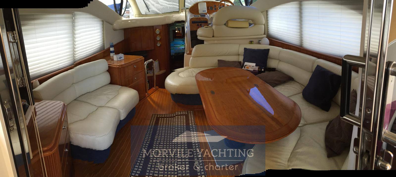 Azimut 42 fly صور