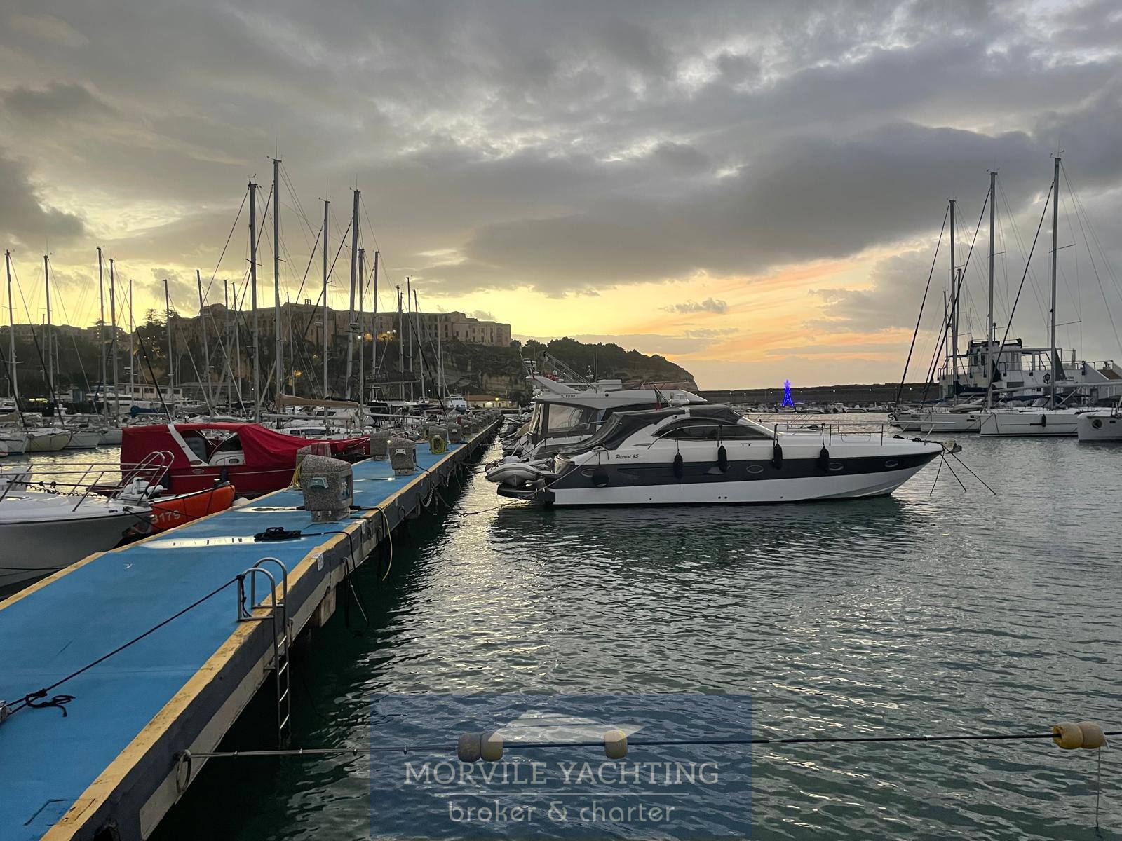 Alpa 45 patriot barco de motor