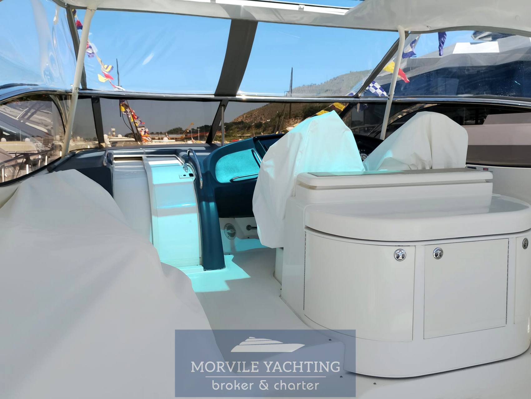 Cruisers yachts 54.70 open motor boat