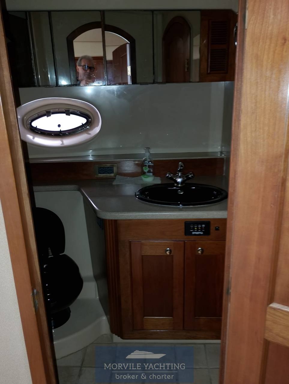 Cruisers yachts 54.70 open Motor boat used for sale