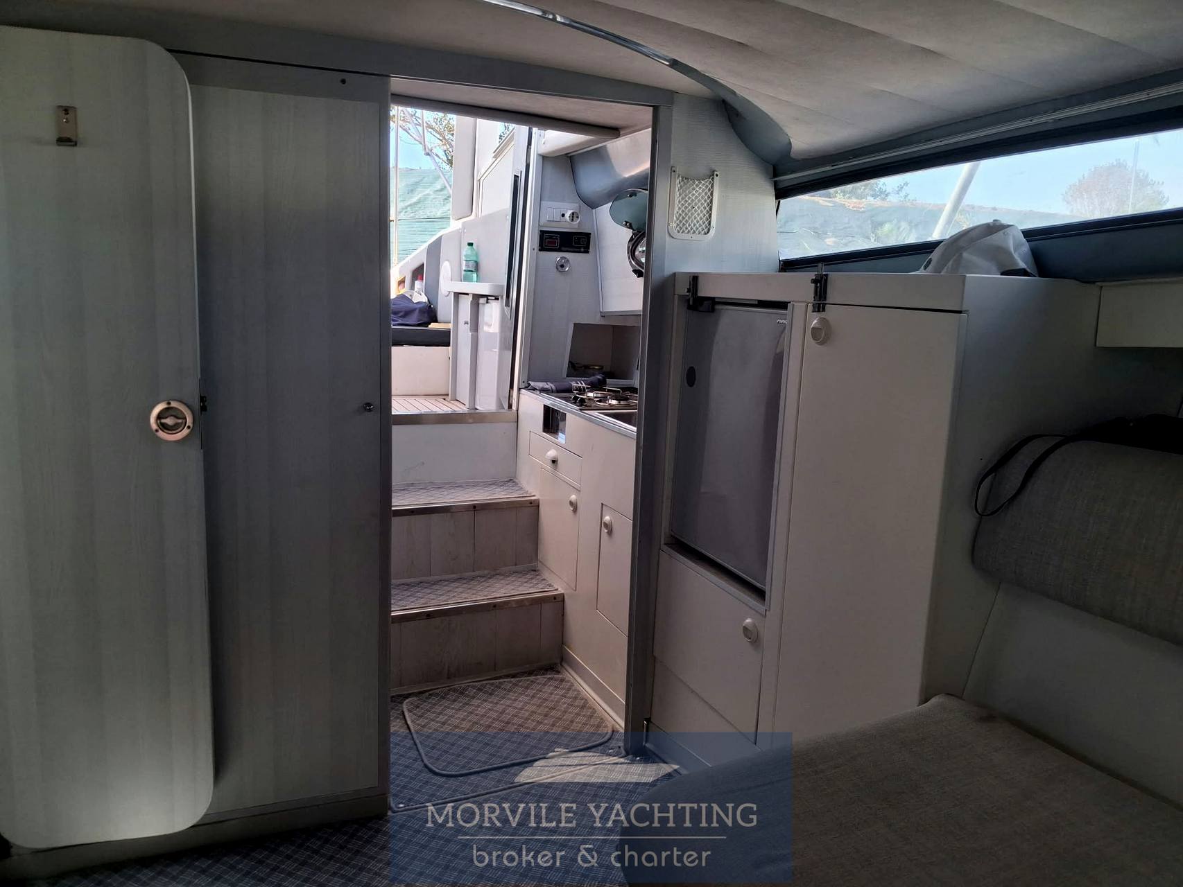 Rio yachts 900 cabin bateau à moteur