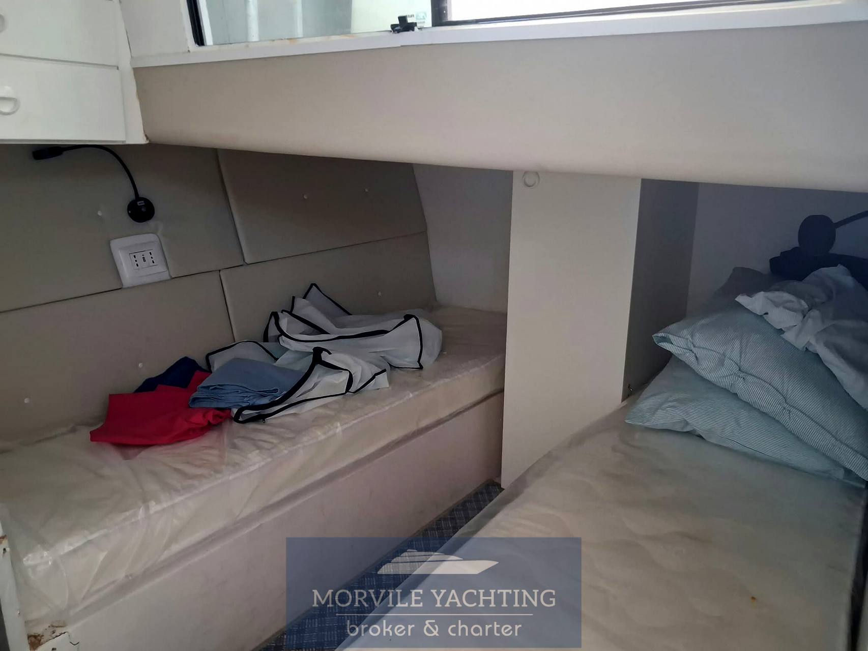 Rio yachts 900 cabin Photo