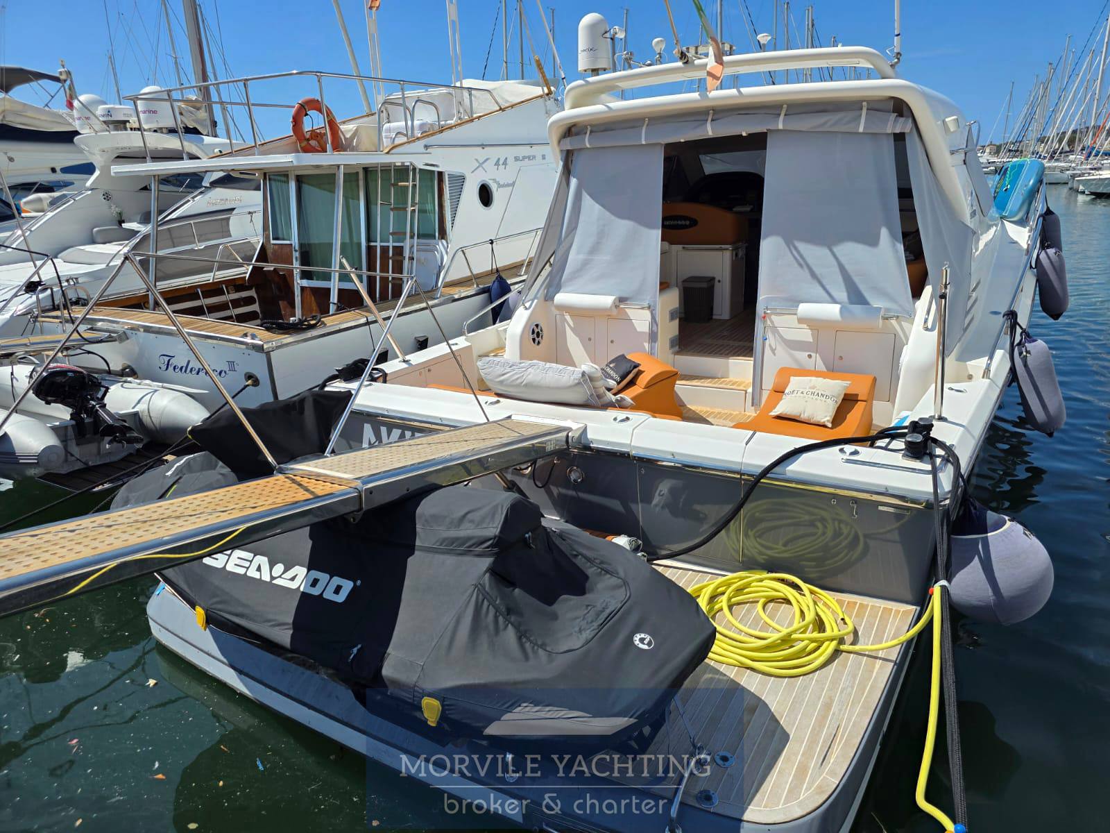 Uniesse marine 48 ht Toit rigide