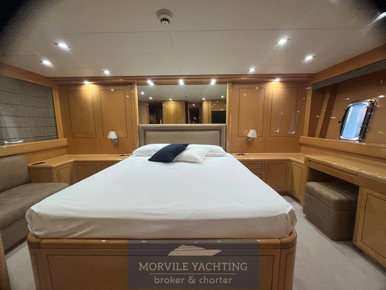Overmarine Mangusta 72 motor boat
